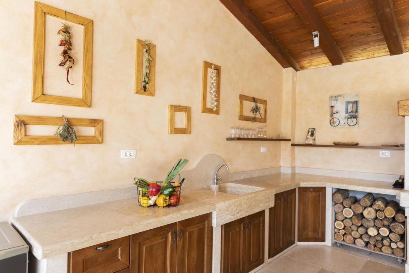 Villa Viscum In Central Istria For 8 Persons With Large Garden - Pet Friendly Pazin Exterior photo