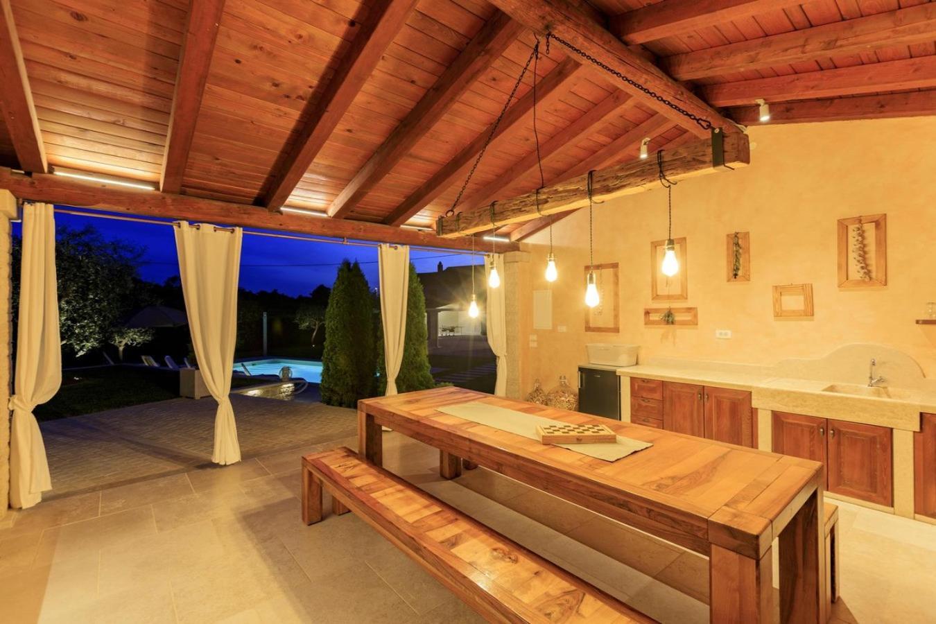 Villa Viscum In Central Istria For 8 Persons With Large Garden - Pet Friendly Pazin Exterior photo