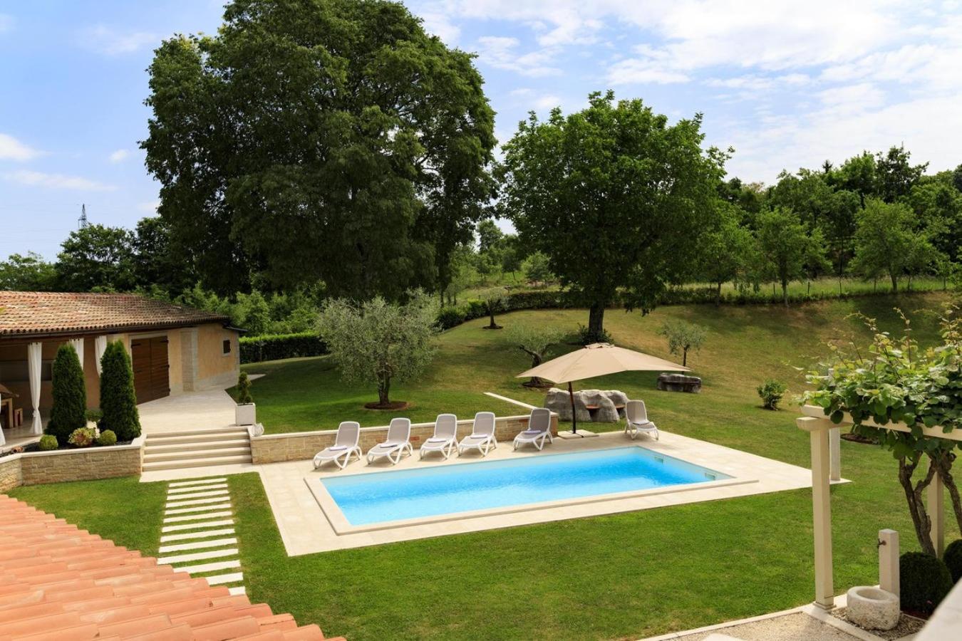 Villa Viscum In Central Istria For 8 Persons With Large Garden - Pet Friendly Pazin Exterior photo